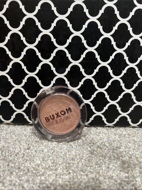 Buxom Wanderlust Highlighter in White Russian